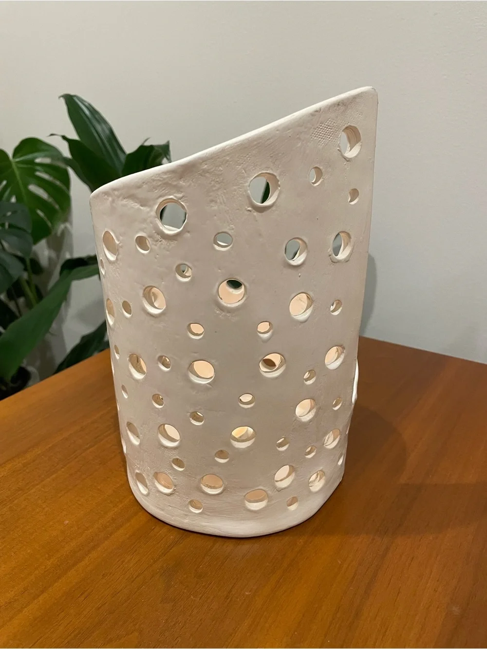 Handmade by an independent artist￼ white ceramic
